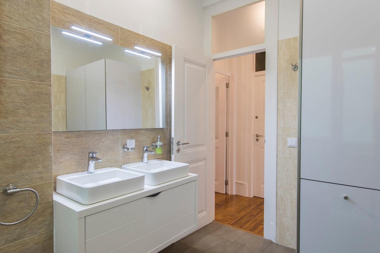 Lovelystay - Comfortable With River Views Apartment *